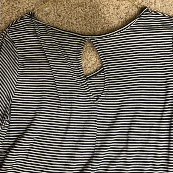 Top - Picture 2 of 3